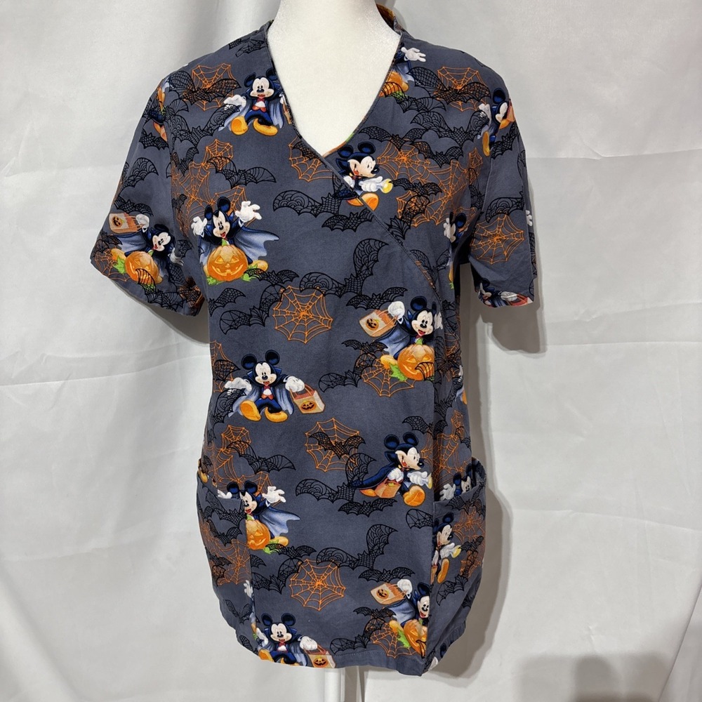 Disney Halloween Scrubs Top Cartoon Mickey Mouse as Vampire Size M Pumpkin